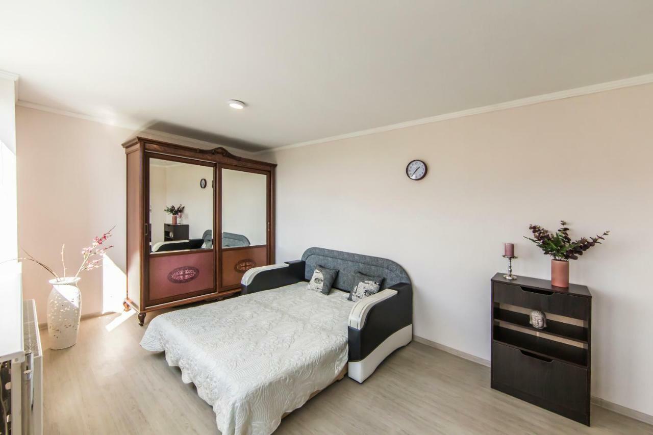 Super View, Luxury Apartment Near Chernihiv Metro. Kiev Eksteriør bilde