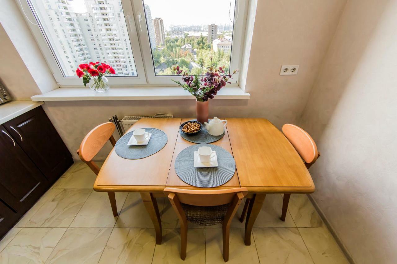 Super View, Luxury Apartment Near Chernihiv Metro. Kiev Eksteriør bilde