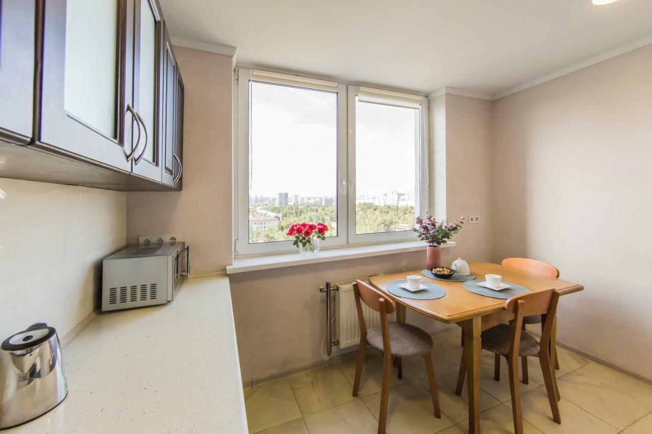 Super View, Luxury Apartment Near Chernihiv Metro. Kiev Eksteriør bilde