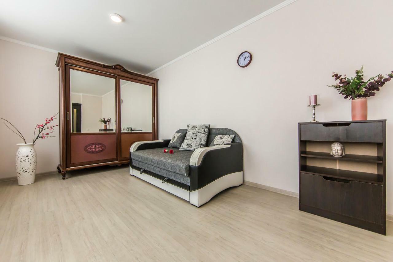 Super View, Luxury Apartment Near Chernihiv Metro. Kiev Eksteriør bilde